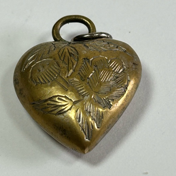 Vintage Solid Brass Reverse Etched Puffy Heavy Floral Heart Pendant Charm - Picture 2 of 4
